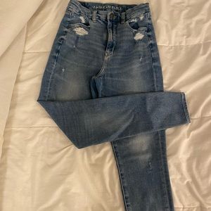 American Eagle High Rise Light Wash Skinny Jeans “The Dream Jean”